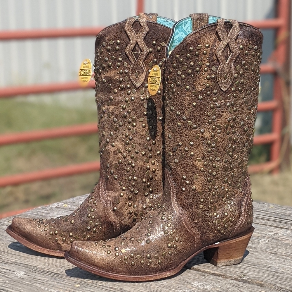 CORRAL C3439 distressed brown leather studded cowgirl boots snip toe sz 10.5 NWT